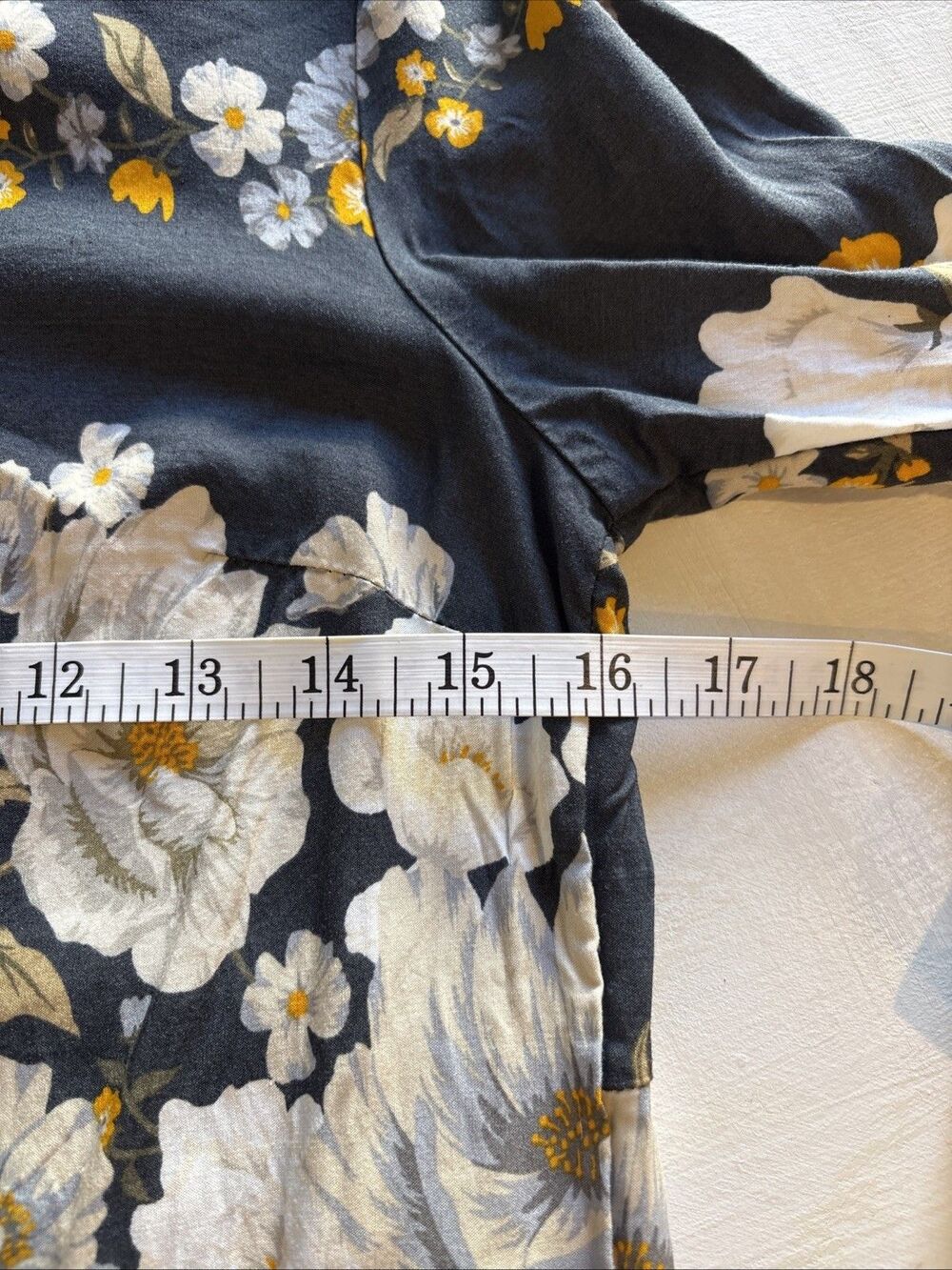 Old Navy XS Women’s Sheath Floral Dress With Bell Sleeves - Picture 5 of 7